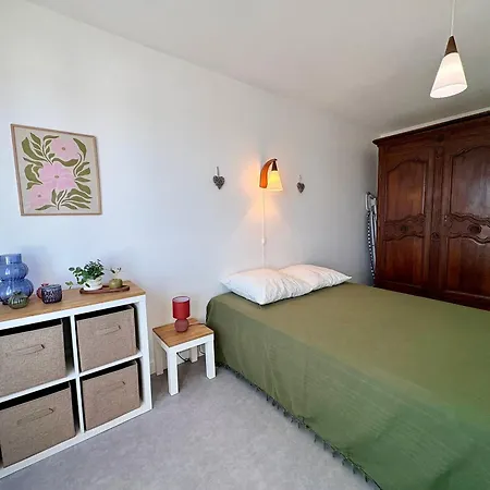 1 à Pour 4 Personnes Proche - Fr-1-323-266