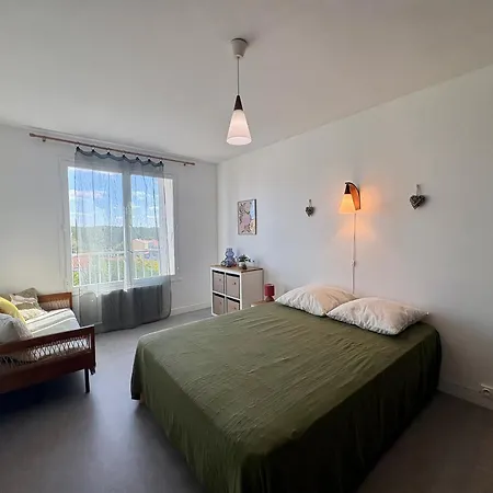 1 à Pour 4 Personnes Proche - Fr-1-323-266